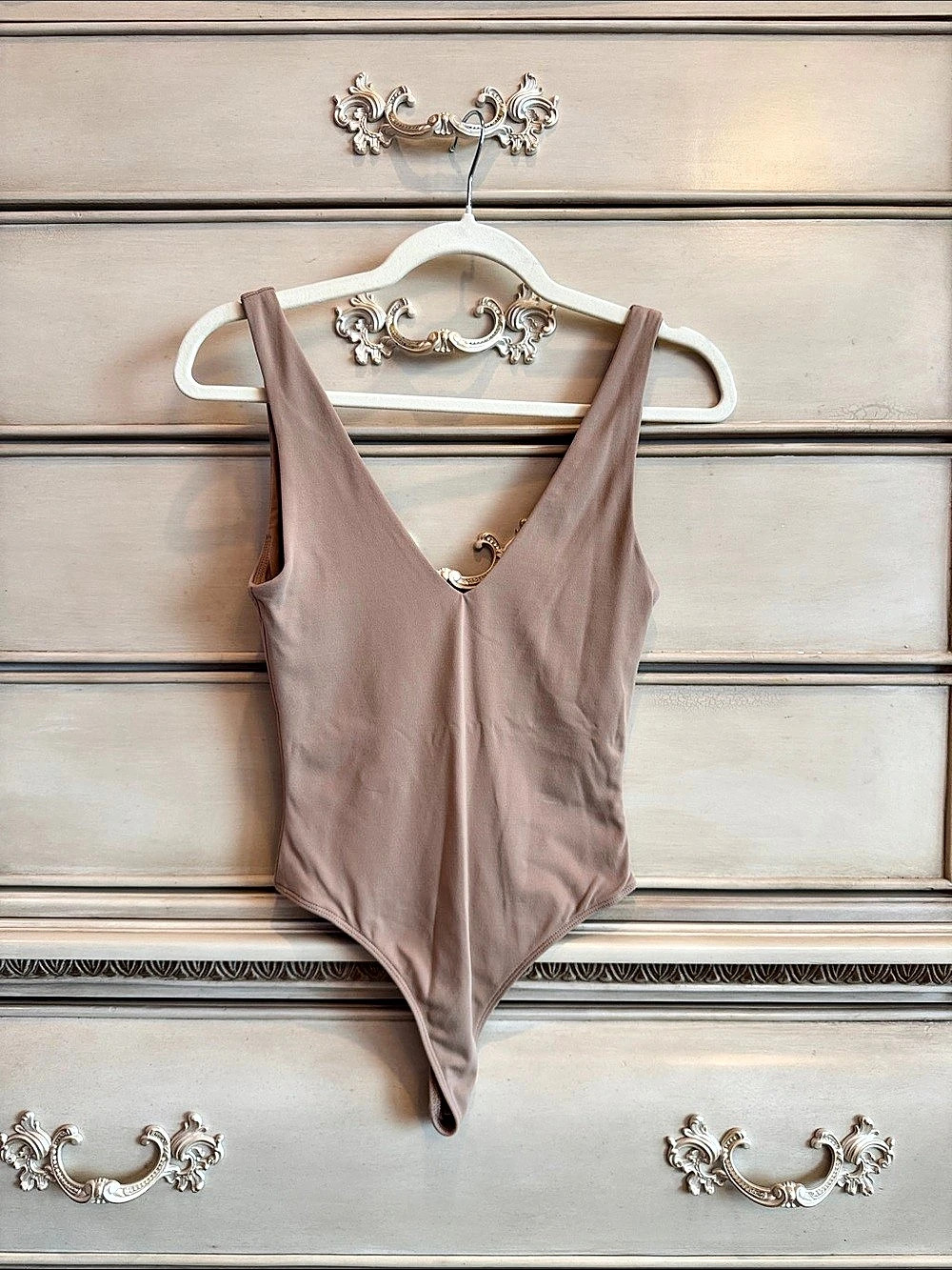 Aritzia Bavarian Women's V-Neck Bodysuit in nude Small Like New